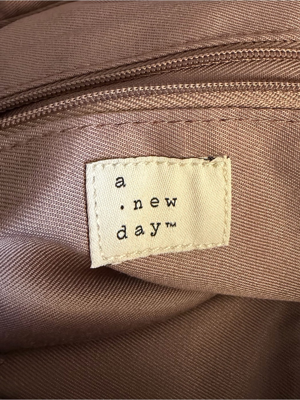 A New Day Taupe Puffer Tote Handbag Shoulder Bag Lightweight Travel Laptop Work - Picture 3 of 10
